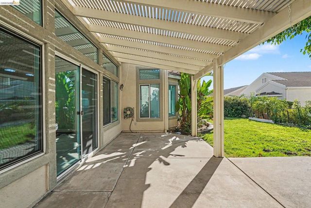 1580 Crispin Dr, Brentwood, CA 94513