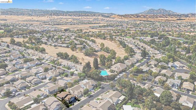 1580 Crispin Dr, Brentwood, CA 94513