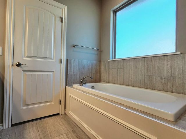 2308 Paraiso Way, Edmond, OK 73034