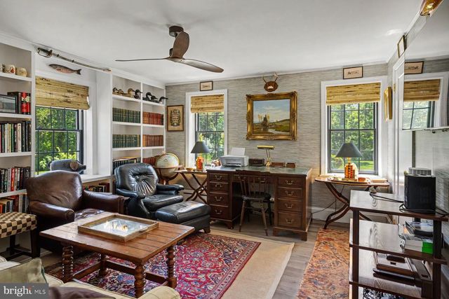 7043 FERRY RD, New Hope, PA 18938
