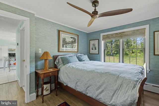7043 FERRY RD, New Hope, PA 18938