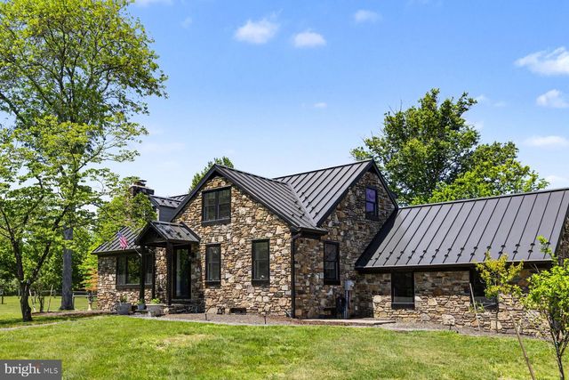 7043 FERRY RD, New Hope, PA 18938