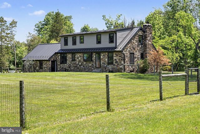7043 FERRY RD, New Hope, PA 18938