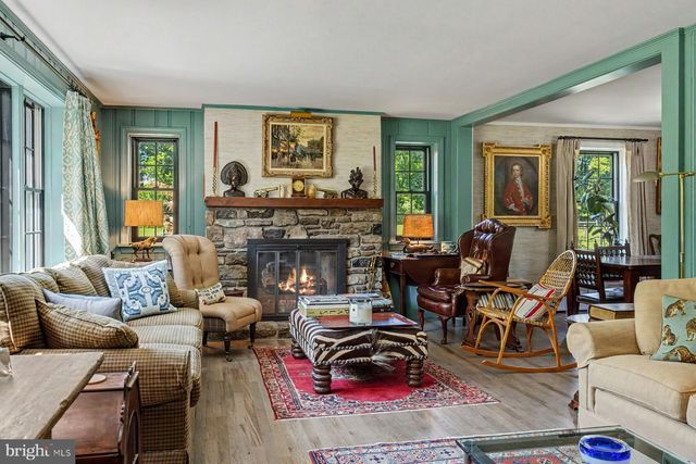7043 FERRY RD, New Hope, PA 18938