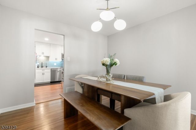 6 Hillsdale Rd, Lawrence Twp., NJ 08648