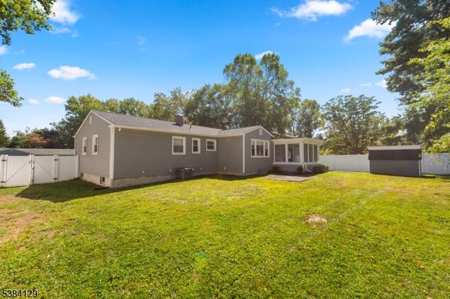 6 Hillsdale Rd, Lawrence Twp., NJ 08648