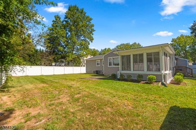 6 Hillsdale Rd, Lawrence Twp., NJ 08648