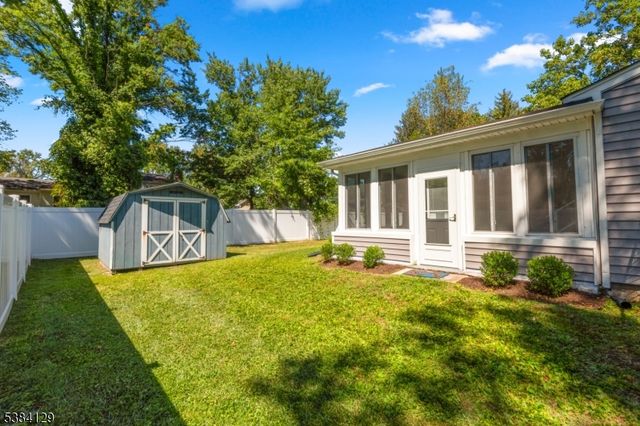 6 Hillsdale Rd, Lawrence Twp., NJ 08648