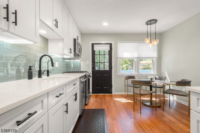 6 Hillsdale Rd, Lawrence Twp., NJ 08648