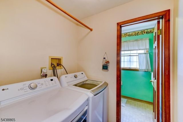 3 Obert Dr, Raritan Boro, NJ 08869