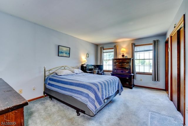 3 Obert Dr, Raritan Boro, NJ 08869