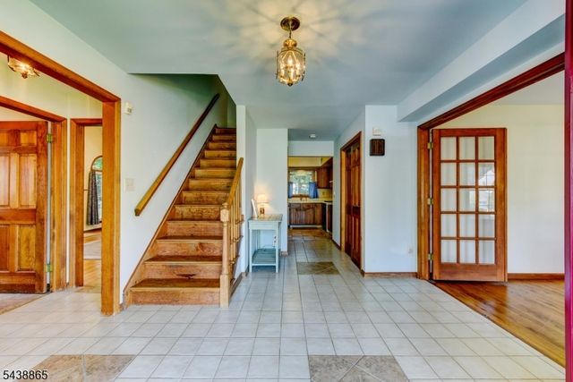 3 Obert Dr, Raritan Boro, NJ 08869