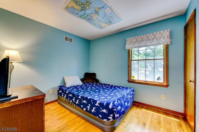 3 Obert Dr, Raritan Boro, NJ 08869