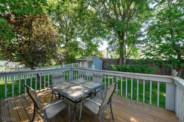 3 Obert Dr, Raritan Boro, NJ 08869