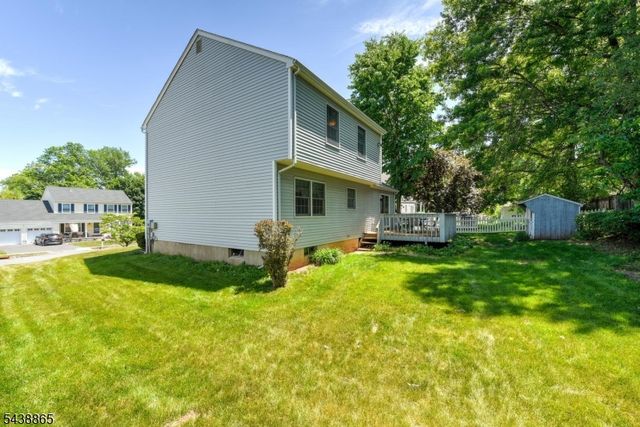 3 Obert Dr, Raritan Boro, NJ 08869