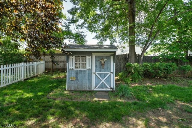 3 Obert Dr, Raritan Boro, NJ 08869