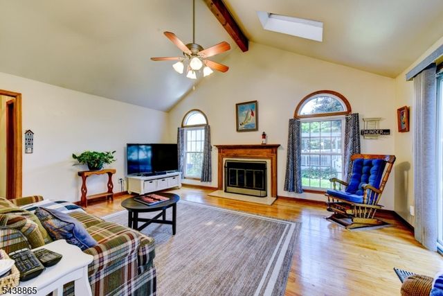 3 Obert Dr, Raritan Boro, NJ 08869