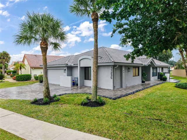 11235 Clover Leaf Cir, Boca Raton, FL 33428