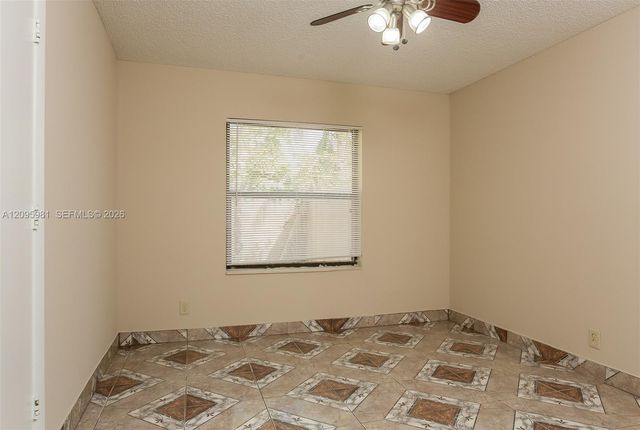 5990 W Ithaca Circle W, Lake Worth, FL 33463