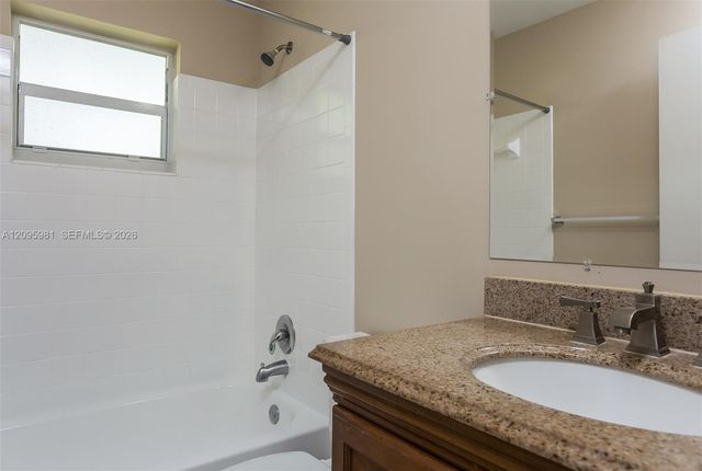 5990 W Ithaca Circle W, Lake Worth, FL 33463