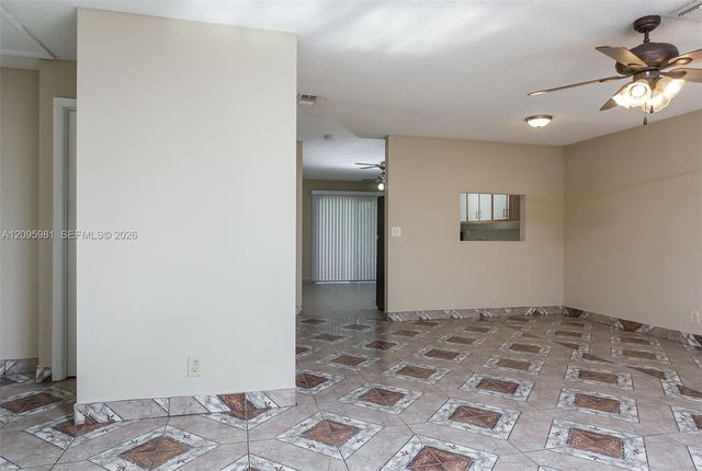 5990 W Ithaca Circle W, Lake Worth, FL 33463