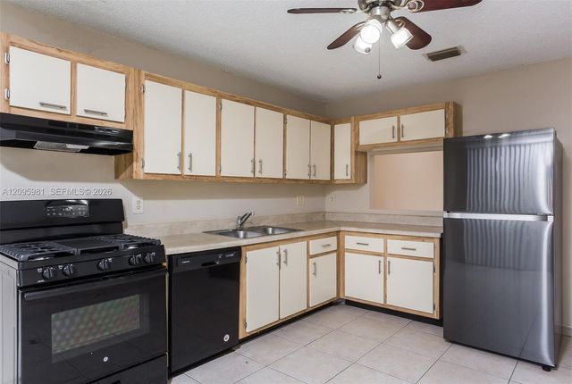 5990 W Ithaca Circle W, Lake Worth, FL 33463