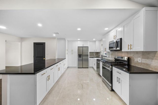 6934 Heron Drive, Houston, TX 77087