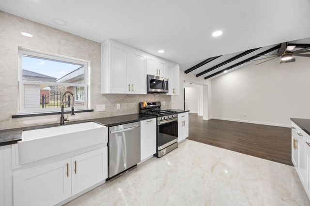 6934 Heron Drive, Houston, TX 77087