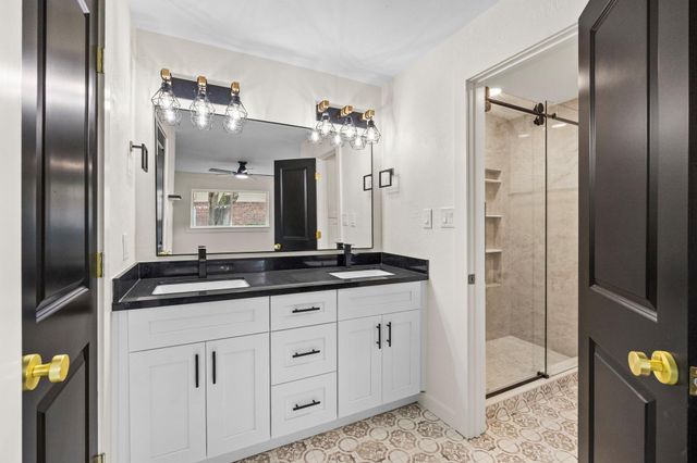 6934 Heron Drive, Houston, TX 77087