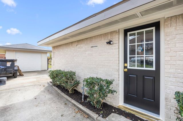 6934 Heron Drive, Houston, TX 77087