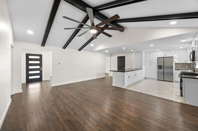 6934 Heron Drive, Houston, TX 77087