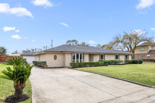 6934 Heron Drive, Houston, TX 77087