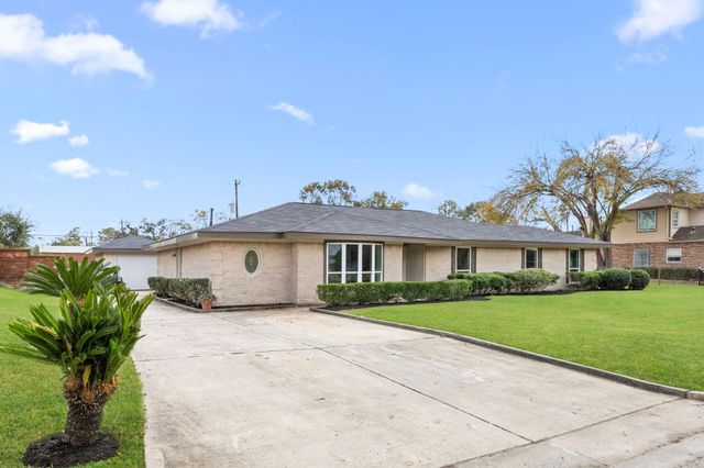 6934 Heron Drive, Houston, TX 77087