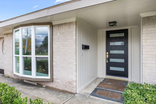 6934 Heron Drive, Houston, TX 77087