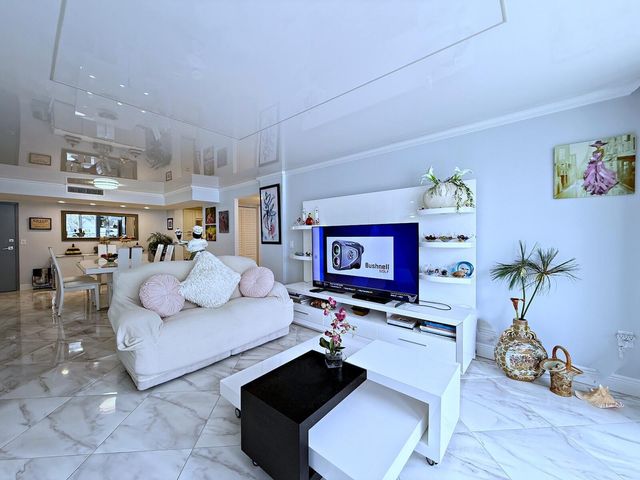 3546 S Ocean Boulevard 305, South Palm Beach, FL 33480