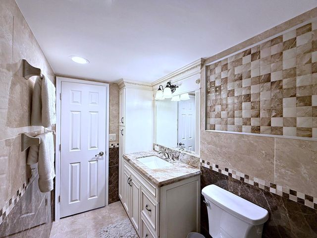 3546 S Ocean Boulevard 305, South Palm Beach, FL 33480