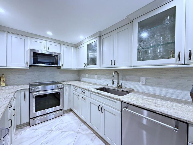 3546 S Ocean Boulevard 305, South Palm Beach, FL 33480