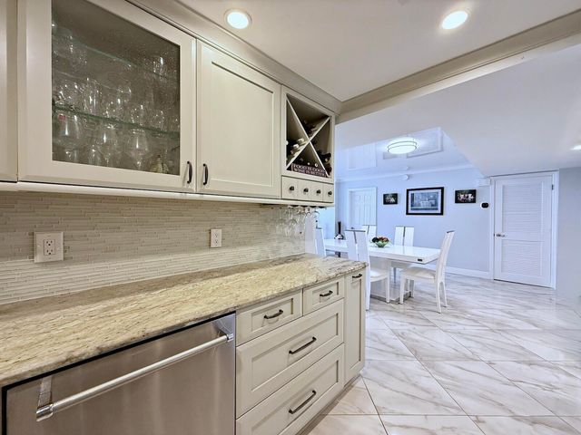 3546 S Ocean Boulevard 305, South Palm Beach, FL 33480