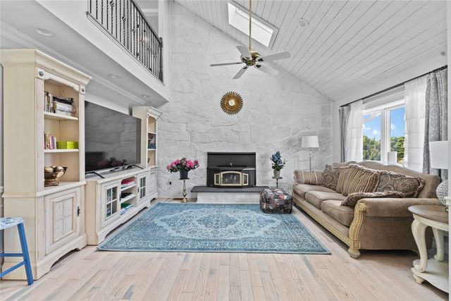 10 J H Dwyer Drive, Middletown, RI 02842