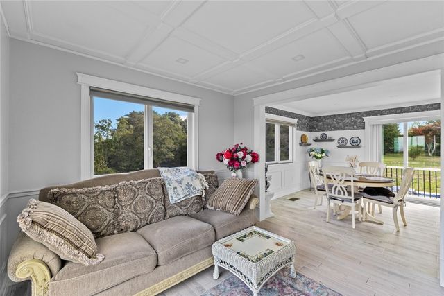 10 J H Dwyer Drive, Middletown, RI 02842