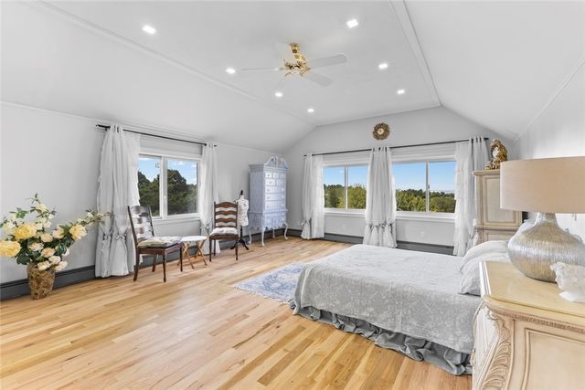 10 J H Dwyer Drive, Middletown, RI 02842