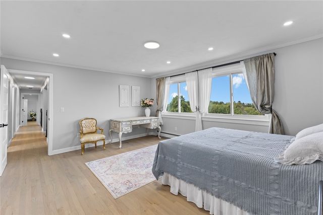 10 J H Dwyer Drive, Middletown, RI 02842