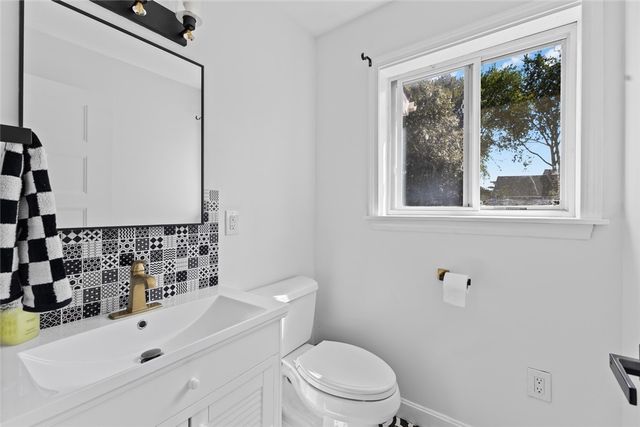 10 J H Dwyer Drive, Middletown, RI 02842