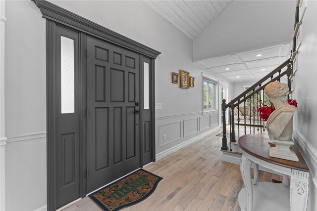 10 J H Dwyer Drive, Middletown, RI 02842