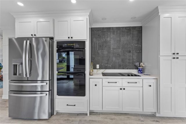 10 J H Dwyer Drive, Middletown, RI 02842