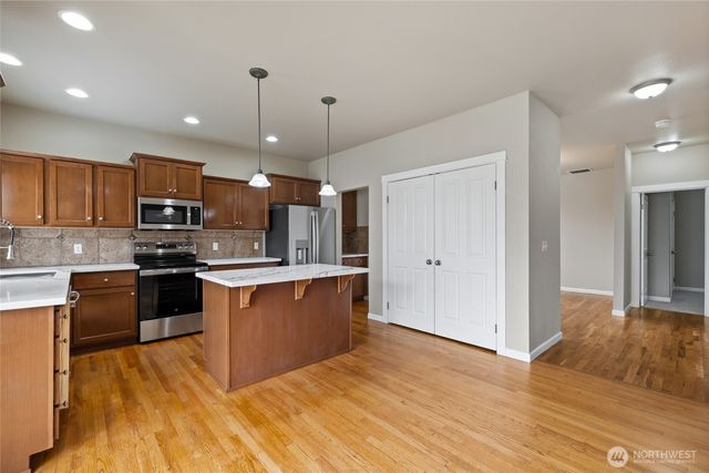 18623 111th Avenue E, Puyallup, WA 98374