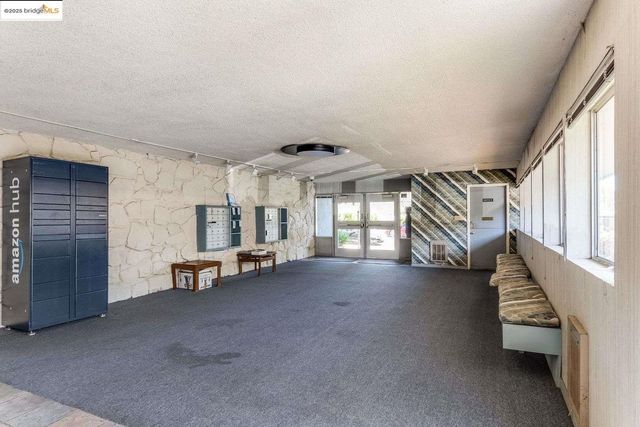 325 Kitty Hawk RD UNIT 207, Alameda, CA 94501