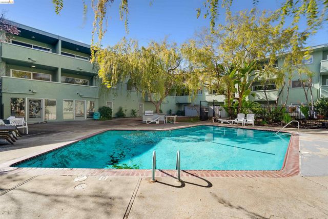 325 Kitty Hawk RD UNIT 207, Alameda, CA 94501