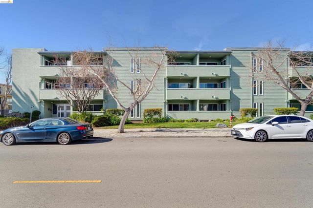 325 Kitty Hawk RD UNIT 207, Alameda, CA 94501