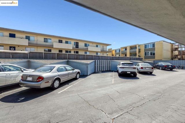 325 Kitty Hawk RD UNIT 207, Alameda, CA 94501